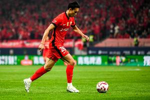 MK体育官方网站-不凡刘若钒本赛季贡献5球4助攻，两项数据均是中超生涯最高