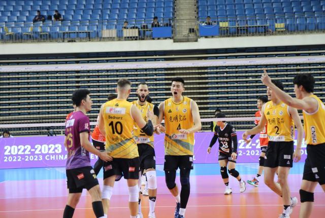 上海男排13连胜进排超八强 北汽补强后表现可期？