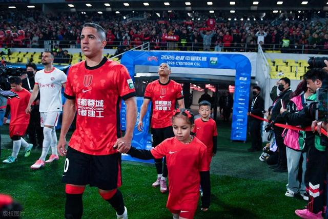 MK体育app-足协还在等什么？国足潜在归化大牌两场比赛1球1助攻，已会唱国歌|中超|罗慕洛|成都蓉城|青岛海牛|中国足协_新浪体育_新浪新闻